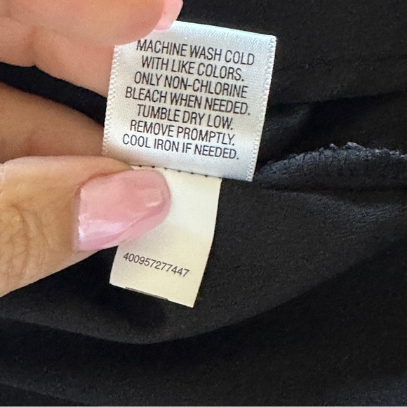 APT. 9 Black Flutter Sleeve V-Neck Sleeveless Blouse Size Large - Picture 9 of 11